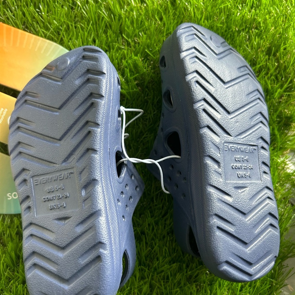 Kids Totes Sandals - Picture 2 of 6